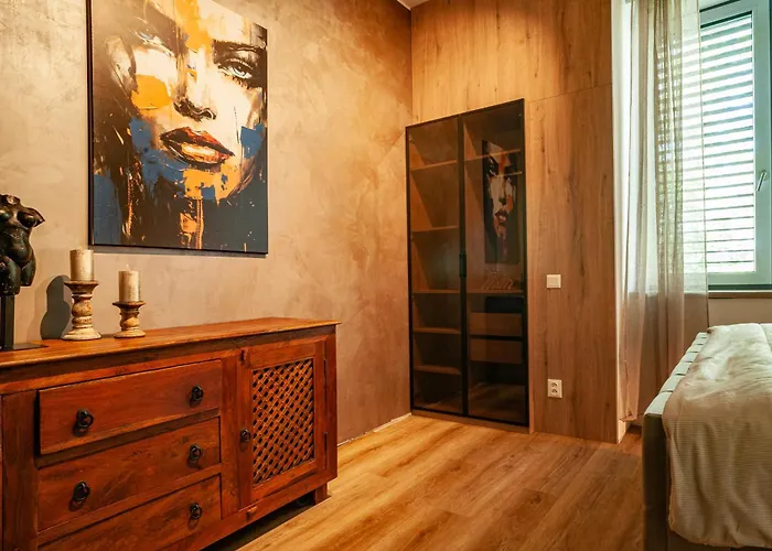 Sting Platan Apartahotel 4*