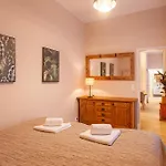 Sting Platan شقة فندقية 4*